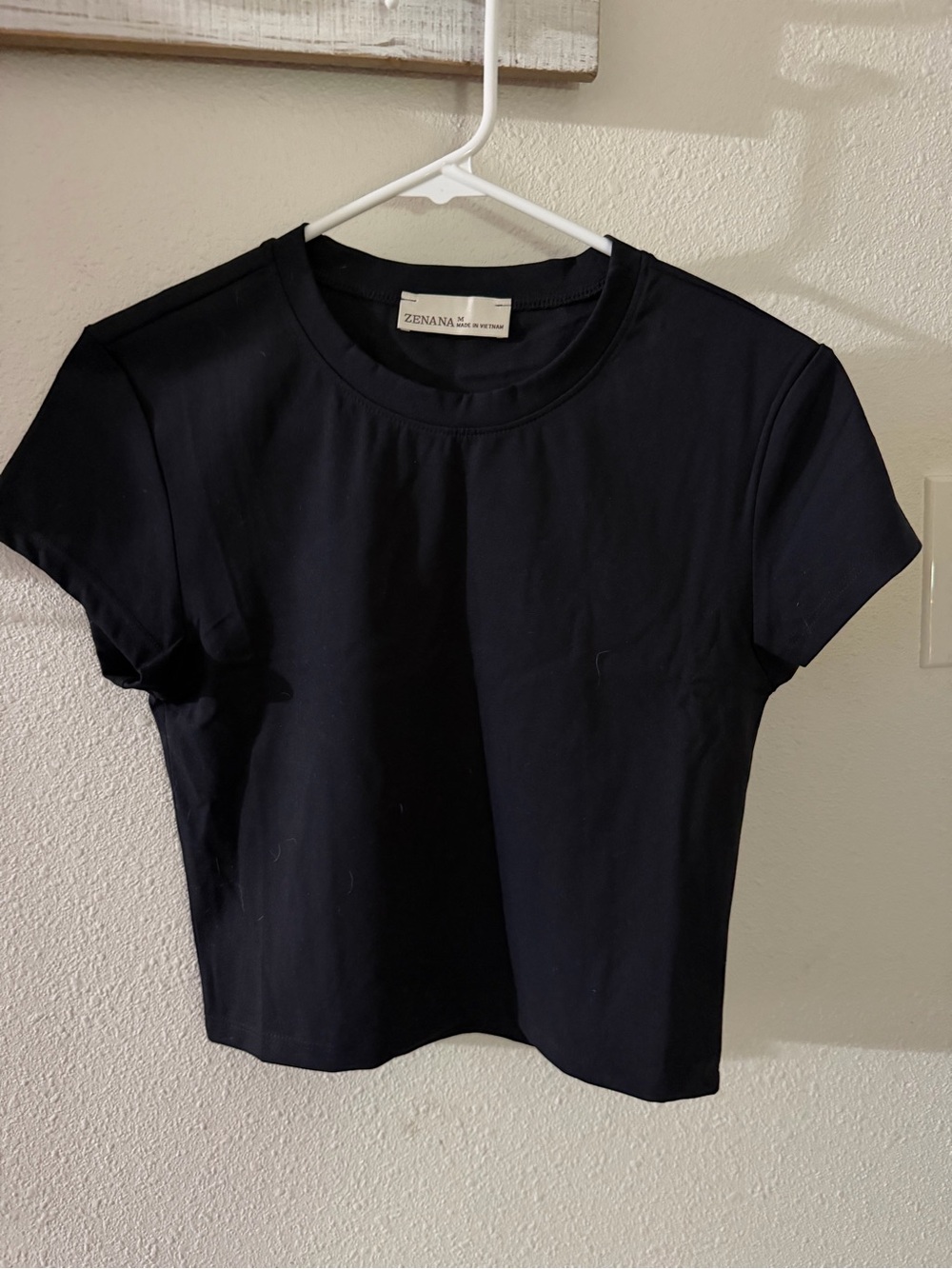 Zenana Outfitters Black Short Sleeve Crop Tee NWOT